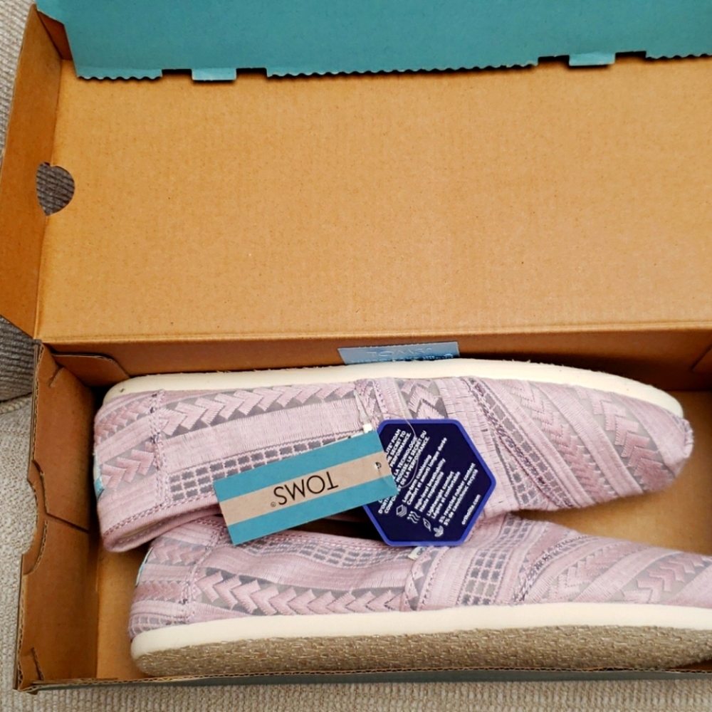 Purple toms